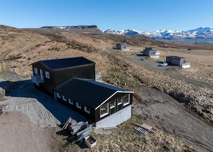 Dis Cottages